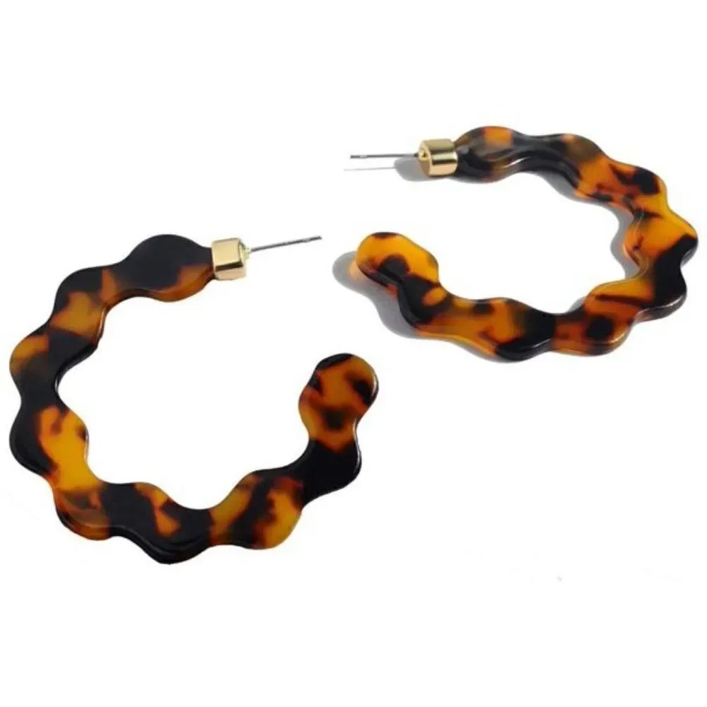 Wavy Resin Hoop Earrings in Dark Brown Tortoiseshell from BaubleBar